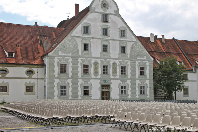 045.Konzertgestuehl im Meierhof