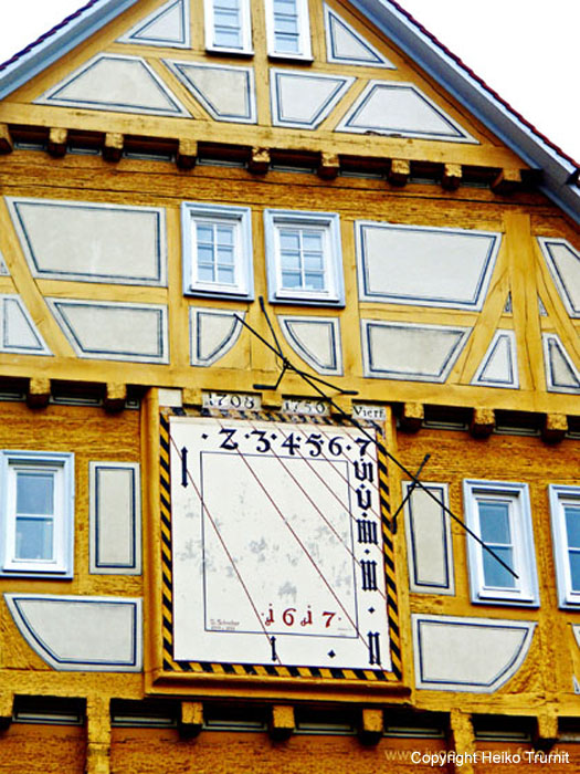 59.Sonnenuhr am Evangel. Stift