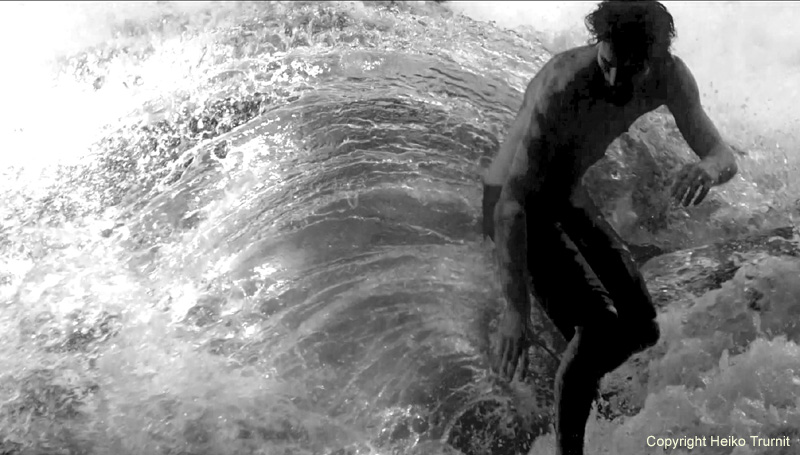 Eisbach Surfer -03