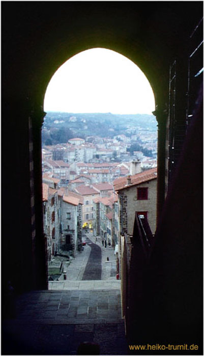 885.Blick auf die Bischofsstadt Le Puy