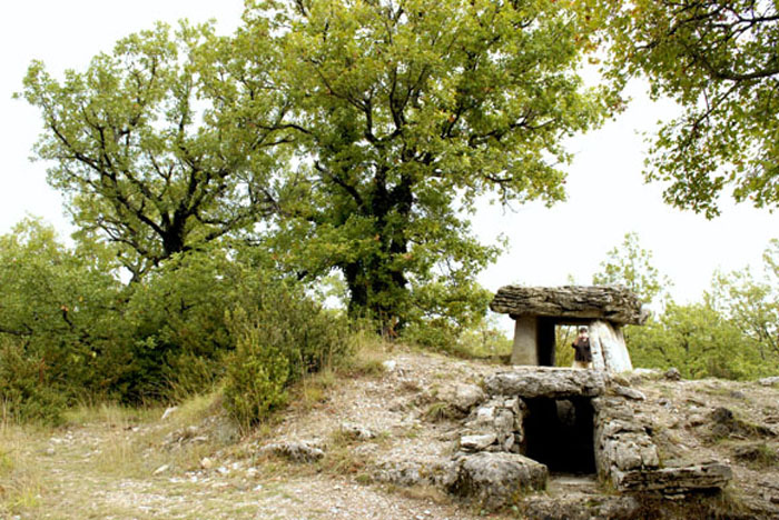 Dolmen-2