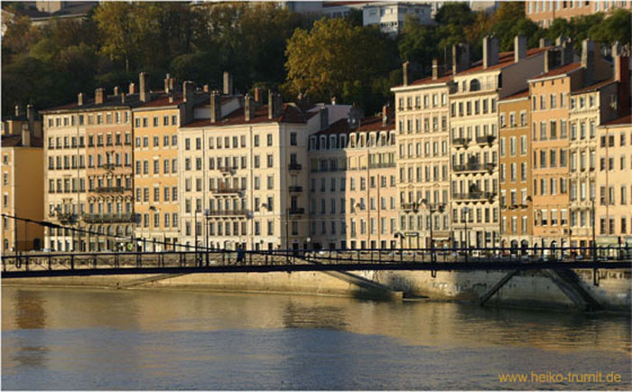 54.Saone-Ufer und -Bruecke