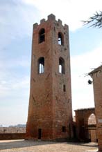 Turm der Malatesta-Burg