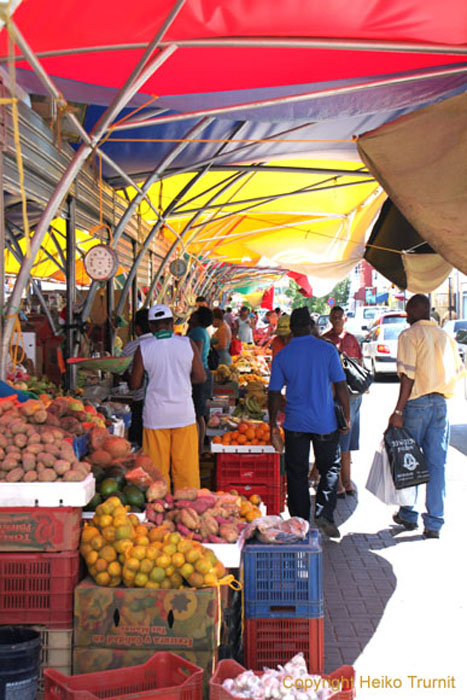 178.Floating Market