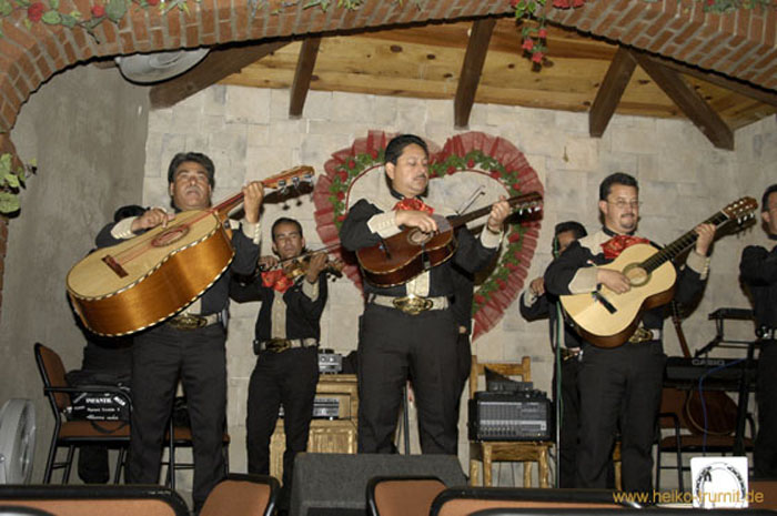 Mariachi-2