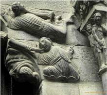 76.Am Portal der Kathedrale Tudela