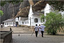 686.Fünf Felsen-Höhlentempel