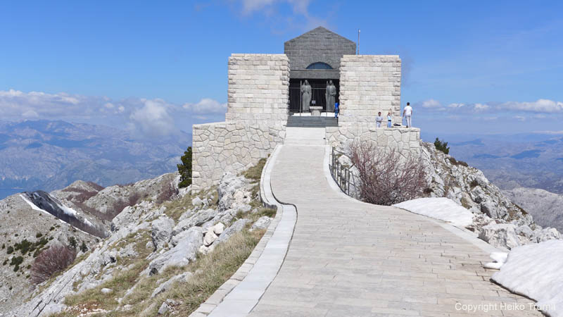 Mausoleum Petar II (2)