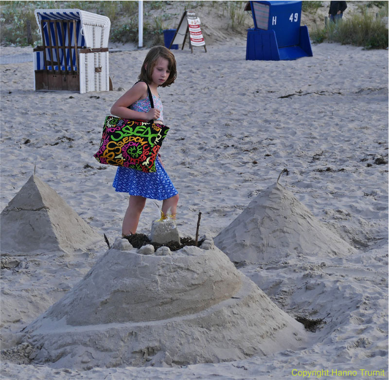 412.Kunst am Strand